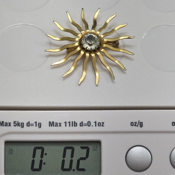 Vintage Sarah Coventry Sunburst Brooch Gold Tone Rhinestone Pin - Picture 7 of 7